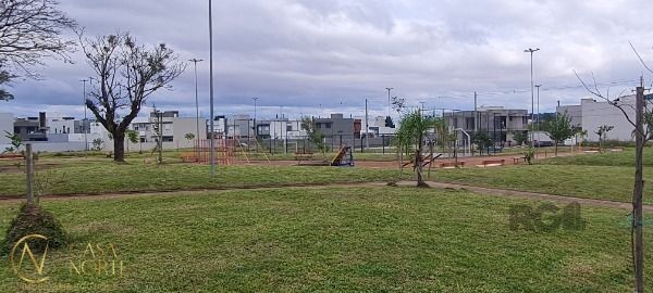 Casa à venda com 2 quartos, 88m², 2 suítes, 1 vaga, Rua Miguel Castro da Silva no bairro Hípica em Porto Alegre