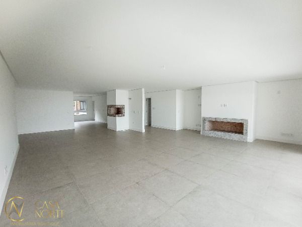 Cobertura à venda com 3 quartos, 346m², 3 suítes, 4 vagas, Rua Maraca no bairro Vila Assunção em Porto Alegre