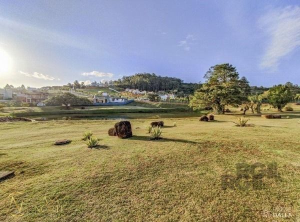Terreno à venda  com 745m², Estrada das Três Meninas no bairro Vila Nova em Porto Alegre