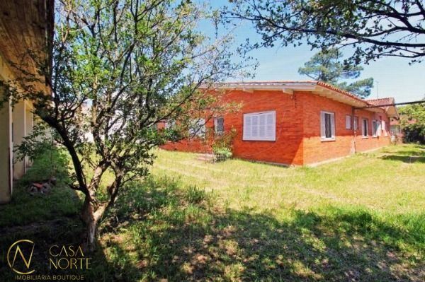 Casa à venda com 6 quartos, 430m², 2 suítes, 4 vagas, Rua Comendador Castro no bairro Ipanema em Porto Alegre