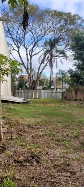 Terreno à venda  com 300m², Rua Armando Czamanski no bairro Ipanema em Porto Alegre