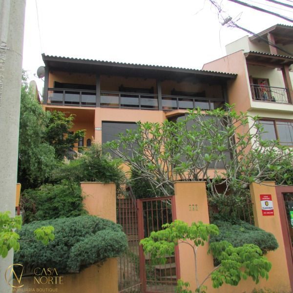Casa à venda com 4 quartos, 340m², 2 suítes, 3 vagas, Rua Doutor Arnaldo da Silva Ferreira no bairro Jardim Isabel em Porto Alegre