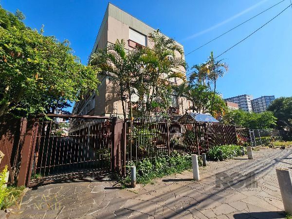 Apartamento à venda com 2 quartos, 71m², 1 vaga, Rua Anita Garibaldi no bairro Boa Vista em Porto Alegre
