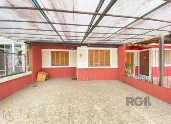 Casa à venda com 2 quartos, 62m², 2 vagas, Rua José Celestino da Silva no bairro Hípica em Porto Alegre