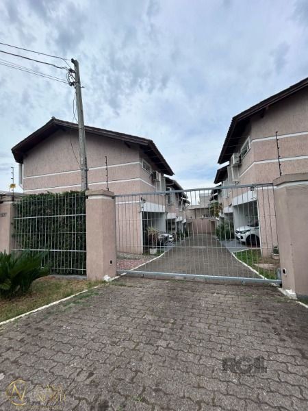 Casa de Condomínio à venda com 3 quartos, 109m², 1 suíte, 1 vaga, Rua Dea Coufal no bairro Ipanema em Porto Alegre