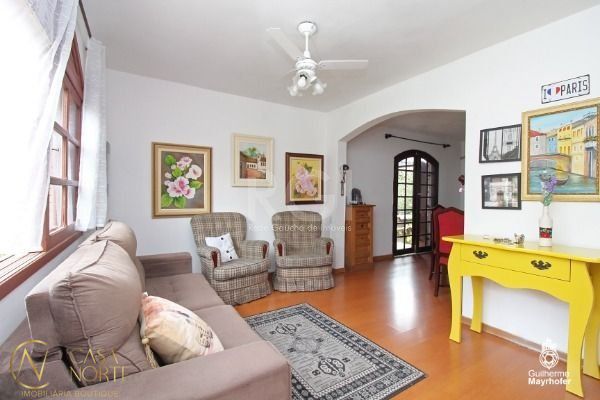 Casa de Condomínio à venda com 4 quartos, 150m², 1 suíte, 2 vagas, Rua Doutor Campos Velho no bairro Cristal em Porto Alegre