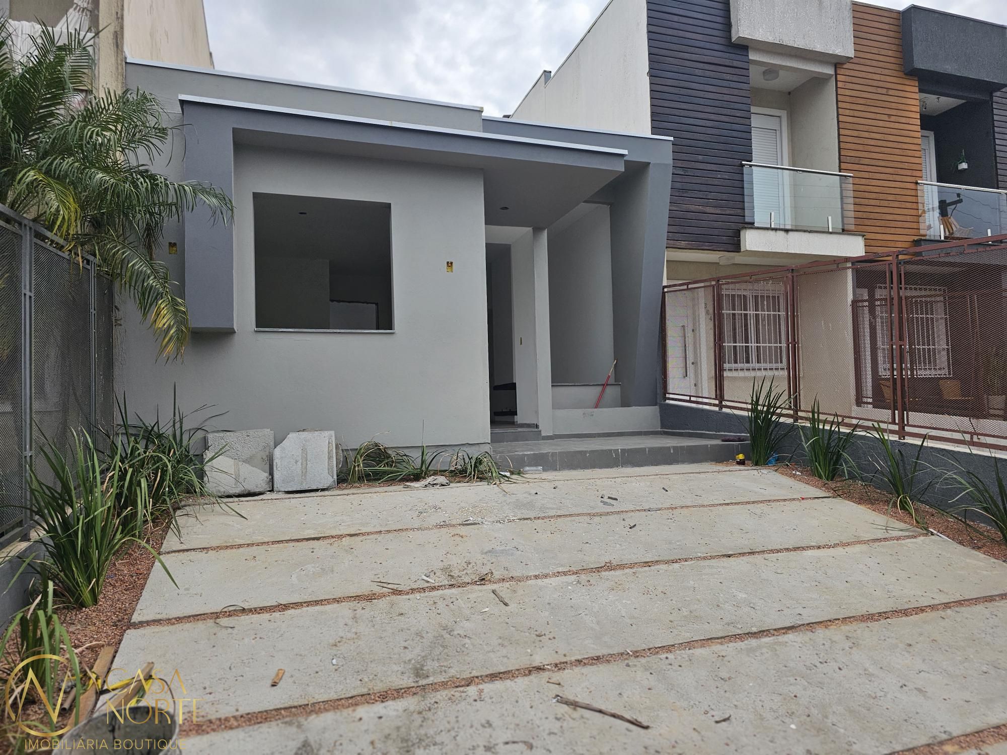 Casa à venda com 3 quartos, 80m², 1 suíte, 2 vagas, Rua Luzinete Alves Aragon no bairro Hípica em Porto Alegre