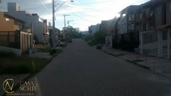 Terreno à venda  com 195m², Rua Fabiana Kila de Avila no bairro Hípica em Porto Alegre