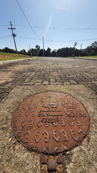 Terreno à venda  com 221m², Estrada Jorge Pereira Nunes no bairro Campo Novo em Porto Alegre