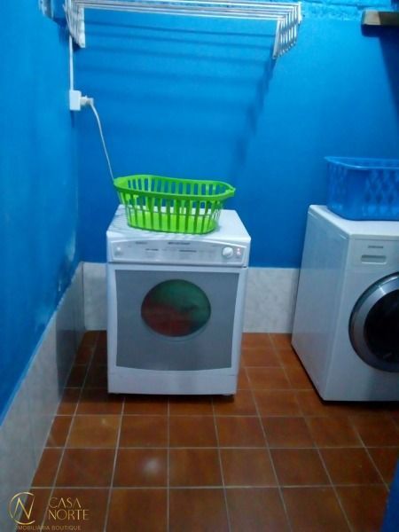 Casa à venda com 3 quartos, 92m², 2 vagas, Acesso G no bairro Restinga em Porto Alegre