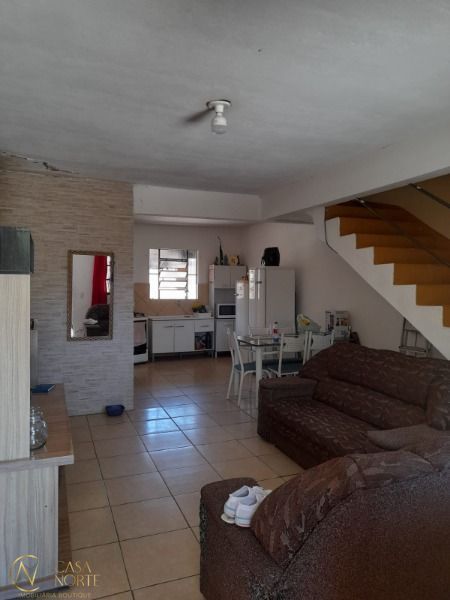 Casa à venda com 2 quartos, 77m², 1 vaga, Rua Associação Atlética Trienon no bairro Belém Novo em Porto Alegre