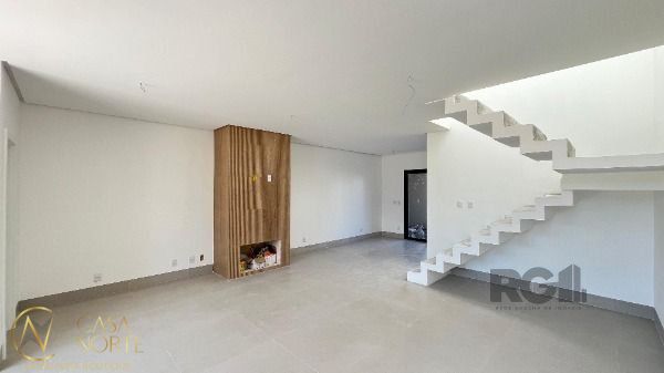 Casa de Condomínio à venda com 3 quartos, 143m², 1 suíte, 2 vagas, Estrada Jorge Pereira Nunes no bairro Campo Novo em Porto Alegre