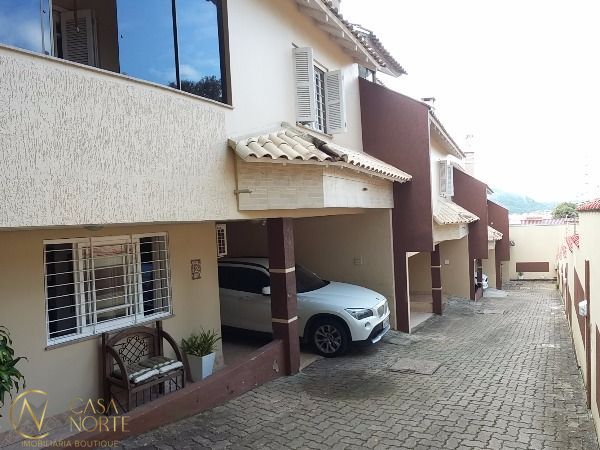 Casa de Condomínio à venda com 3 quartos, 195m², 3 suítes, 1 vaga, Dos Guaranis no bairro Espírito Santo em Porto Alegre