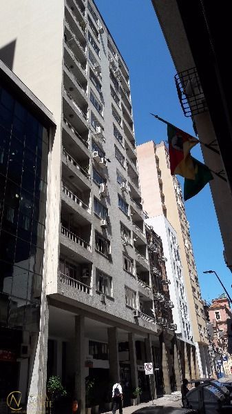 Apartamento à venda com 3 quartos, 95m², Rua Jeronimo Coelho no bairro Centro Histórico em Porto Alegre
