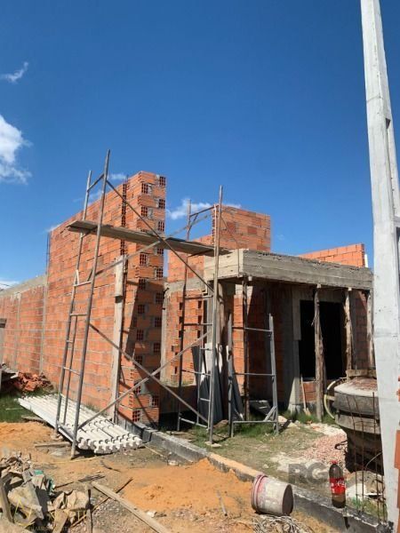 Casa de Condomínio à venda com 3 quartos, 92m², 1 suíte, 2 vagas, Avenida Juca Batista no bairro Hípica em Porto Alegre