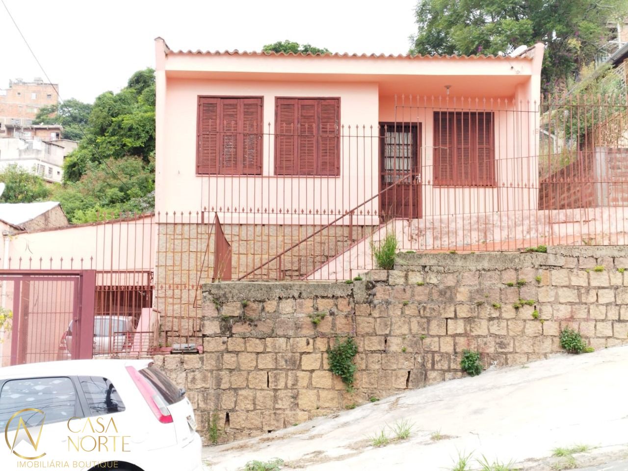 Casa à venda com 3 quartos, 200m², 2 vagas, Rua Capitão Padilha no bairro Glória em Porto Alegre