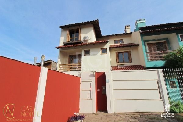 Casa à venda com 4 quartos, 178m², 2 suítes, 2 vagas, Rua Kyve T. Knijnik no bairro Espírito Santo em Porto Alegre