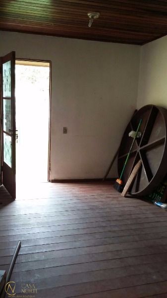 Casa à venda com 2 quartos, 80m², 1 vaga, Rua dos Guenoas no bairro Guarujá em Porto Alegre