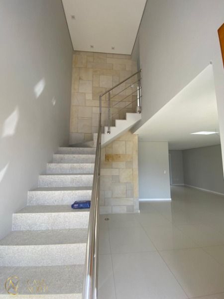 Casa de Condomínio à venda com 3 quartos, 146m², 1 suíte, 2 vagas, Rua Carlos Maximiliano Fayet no bairro Hípica em Porto Alegre