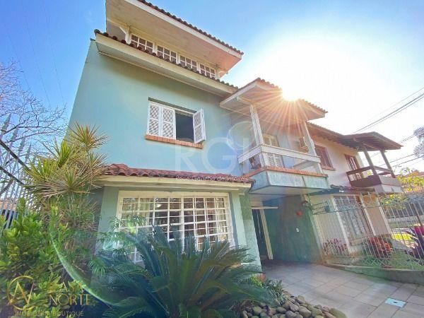 Casa à venda com 3 quartos, 154m², 1 suíte, 4 vagas, Pasteur no bairro Ipanema em Porto Alegre