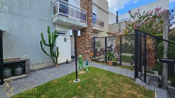 Casa de Condomínio à venda com 3 quartos, 130m², 1 suíte, 2 vagas, Rua Antônio Pedro Costa no bairro Lomba do Pinheiro em Porto Alegre
