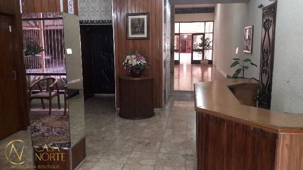 Apartamento à venda com 3 quartos, 202m², 1 suíte, 1 vaga, Rua Duque de Caxias no bairro Centro Histórico em Porto Alegre