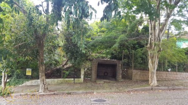 Terreno à venda  com 440m², Rua dos Caiaguais no bairro Espírito Santo em Porto Alegre