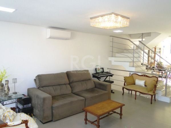 Casa de Condomínio à venda com 3 quartos, 211m², 3 suítes, 2 vagas, Rua José Pedro de Moura no bairro Ipanema em Porto Alegre