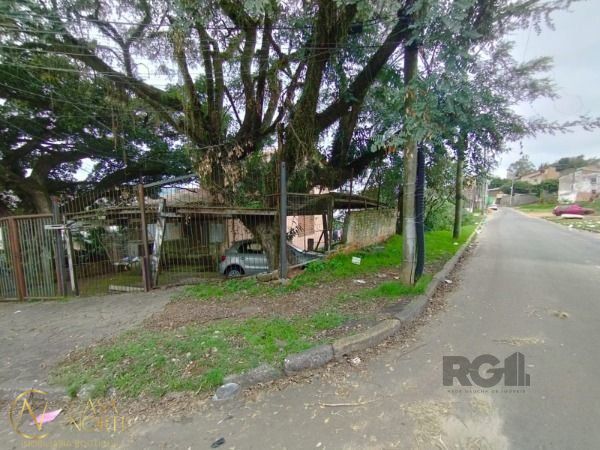 Terreno à venda  com 440m², Rua Dona Malvina no bairro Santa Tereza em Porto Alegre