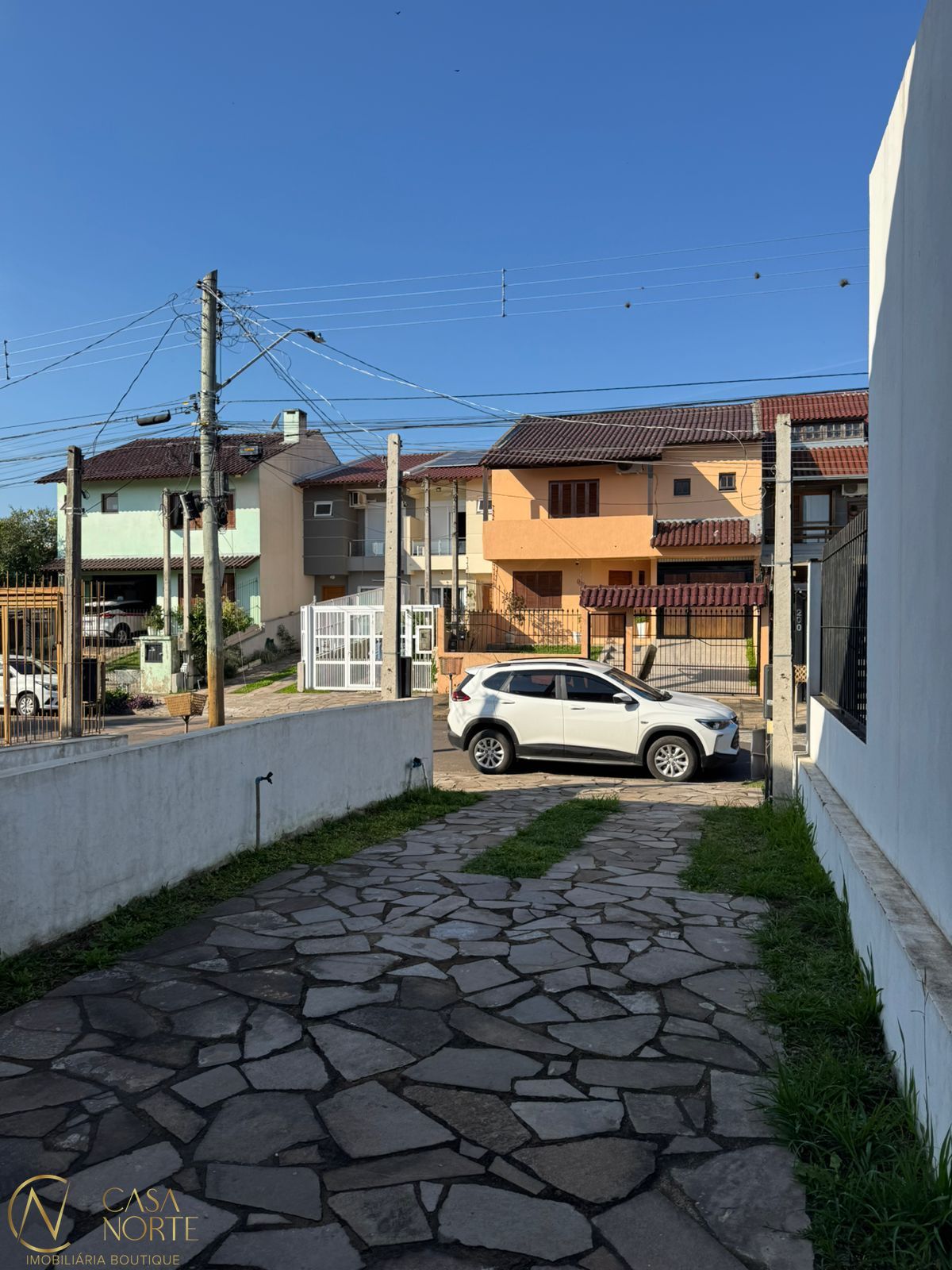 Casa à venda com 3 quartos, 126m², 3 suítes, 2 vagas, Rua Itacyr Rossi no bairro Guarujá em Porto Alegre