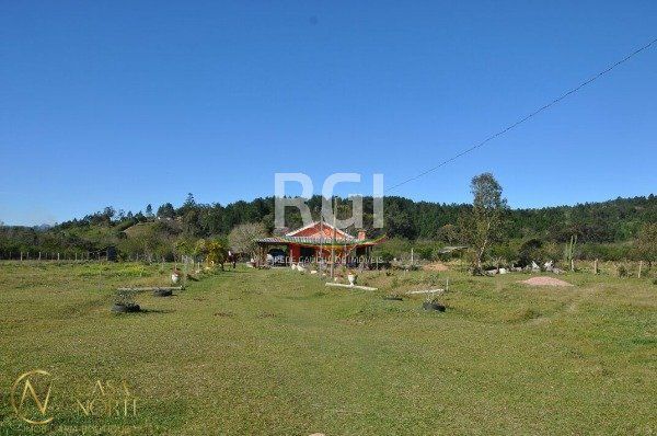 Sítio à venda com 2 quartos, 100m², 1 vaga, Estrada para Itapuan no bairro Lami em Porto Alegre
