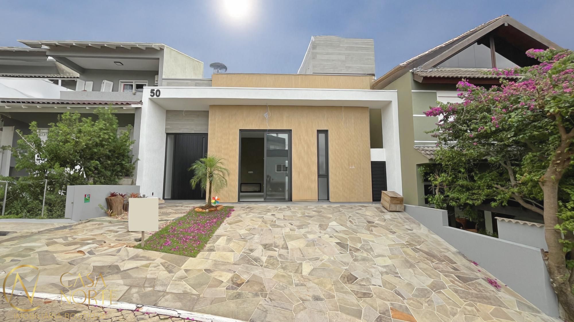 Casa de Condomínio à venda com 3 quartos, 174m², 3 suítes, 3 vagas, Rua Francisco Solano Borges no bairro Hípica em Porto Alegre