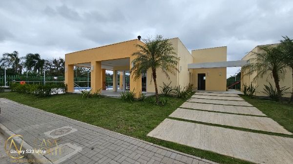 Casa de Condomínio à venda com 3 quartos, 97m², 1 suíte, 2 vagas, Avenida Juca Batista no bairro Hípica em Porto Alegre