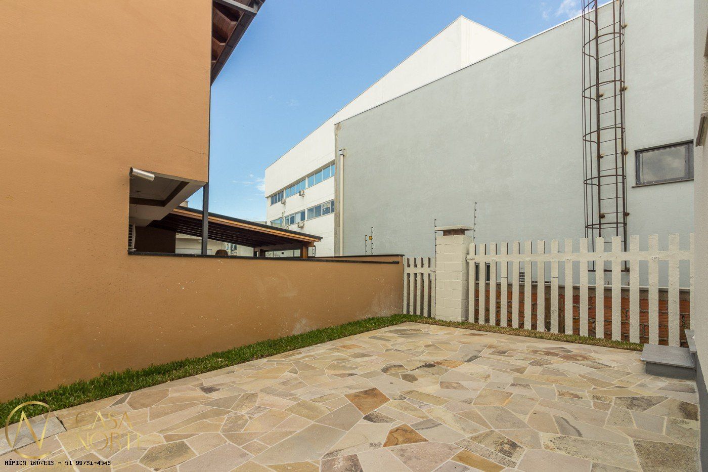 Casa à venda com 3 quartos, 108m², 1 suíte, 2 vagas, Rua Eroni Soares Machado no bairro Hípica em Porto Alegre