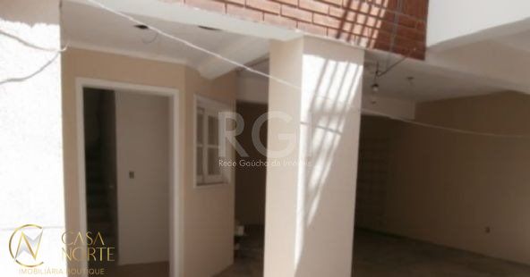 Casa de Condomínio à venda com 2 quartos, 130m², 1 suíte, 2 vagas, Rua São Leopoldo no bairro Vila Jardim em Porto Alegre