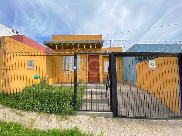 Casa à venda com 2 quartos, 57m², 1 vaga, Rua Hortencio Rodrigues Barbosa no bairro Campo Novo em Porto Alegre