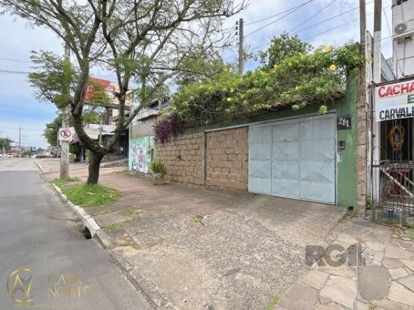 Casa à venda com 3 quartos, 177m², 3 vagas, Avenida Eduardo Prado no bairro Cavalhada em Porto Alegre