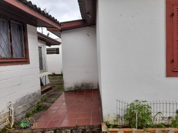 Casa à venda com 2 quartos, 420m², 1 suíte, 4 vagas, Rua Gregorio da Fonseca no bairro Nonoai em Porto Alegre