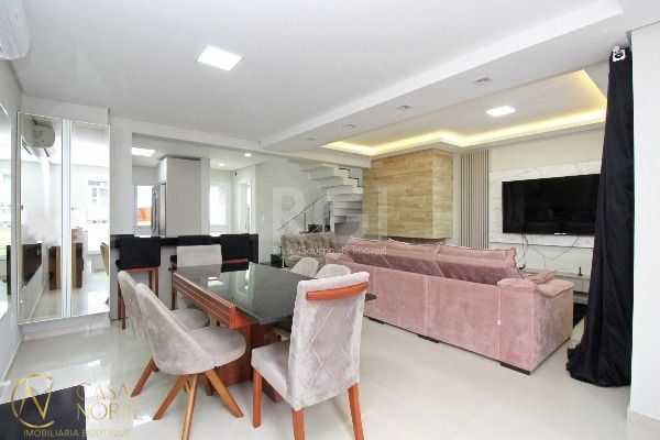 Casa à venda com 3 quartos, 400m², 1 suíte, 2 vagas, Rua Fabiana Kila de Avila no bairro Hípica em Porto Alegre