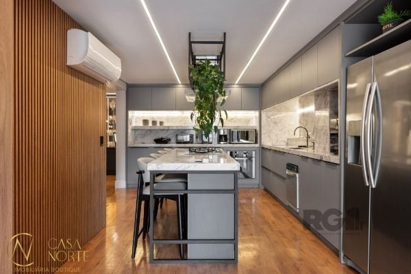 Apartamento à venda com 3 quartos, 141m², 1 suíte, 2 vagas, Avenida da Cavalhada no bairro Cavalhada em Porto Alegre