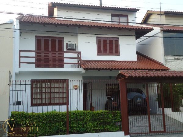 Sobrado à venda com 3 quartos, 158m², 1 suíte, 2 vagas, Rua Luiz Delfino no bairro Espírito Santo em Porto Alegre