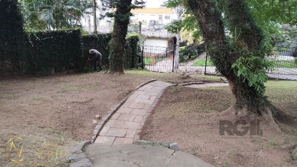 Terreno à venda  com 412m², Rua Landel de Moura no bairro Tristeza em Porto Alegre