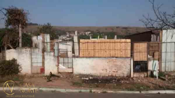 Terreno à venda  com 196m², Rua Dona Luiza no bairro Nonoai em Porto Alegre