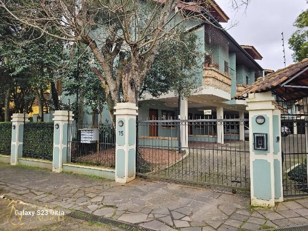 Casa de Condomínio à venda com 3 quartos, 218m², 1 suíte, 1 vaga, Rua Doutor Pio Ângelo no bairro Ipanema em Porto Alegre