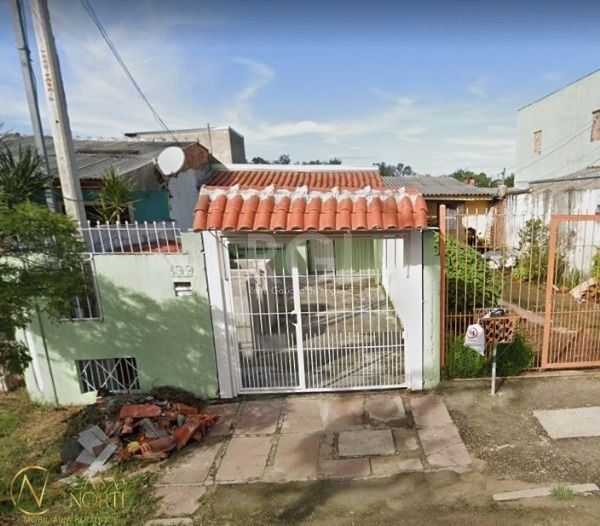 Casa à venda com 2 quartos, 136m², 1 vaga, Rua Catarina Quadros no bairro Hípica em Porto Alegre
