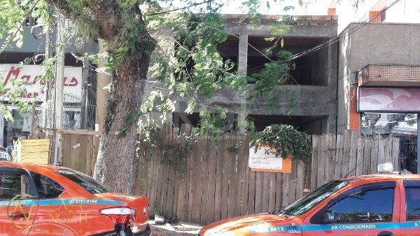 Terreno à venda  com 177m², Rua Doutor Armando Barbedo no bairro Tristeza em Porto Alegre