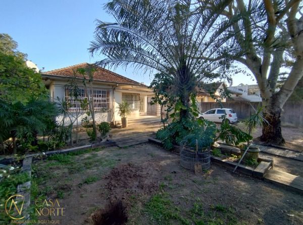 Casa à venda com 3 quartos, 160m², 4 vagas, Estrada João Salomoni no bairro Vila Nova em Porto Alegre