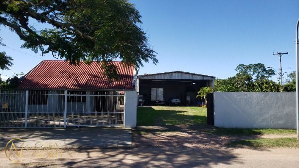 Casa à venda com 4 quartos, 110m², Estrada da Ponta Grossa no bairro Ponta Grossa em Porto Alegre