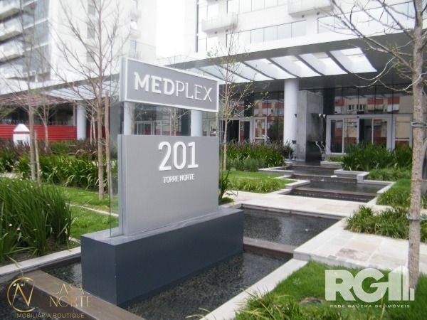 Sala Comercial à venda com 1 quarto, 32m², Rua Gomes Jardim no bairro Santana em Porto Alegre