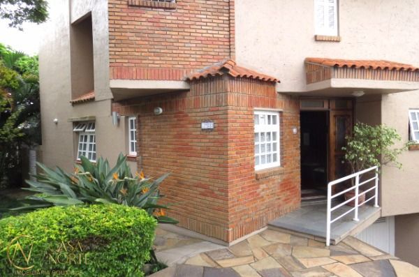 Casa de Condomínio à venda com 3 quartos, 198m², 1 suíte, 2 vagas, Rua Padre João Batista Reus no bairro Vila Conceição em Porto Alegre